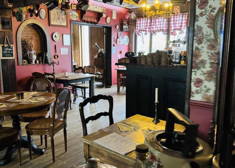 Découvrez La Marmite qui Chante à Bruay-la-Buissière : un restaurant convivial proposant une cuisine savoureuse et généreuse, élaborée à partir de produits frais et locaux. Venez savourer des plats faits maison dans une ambiance chaleureuse !